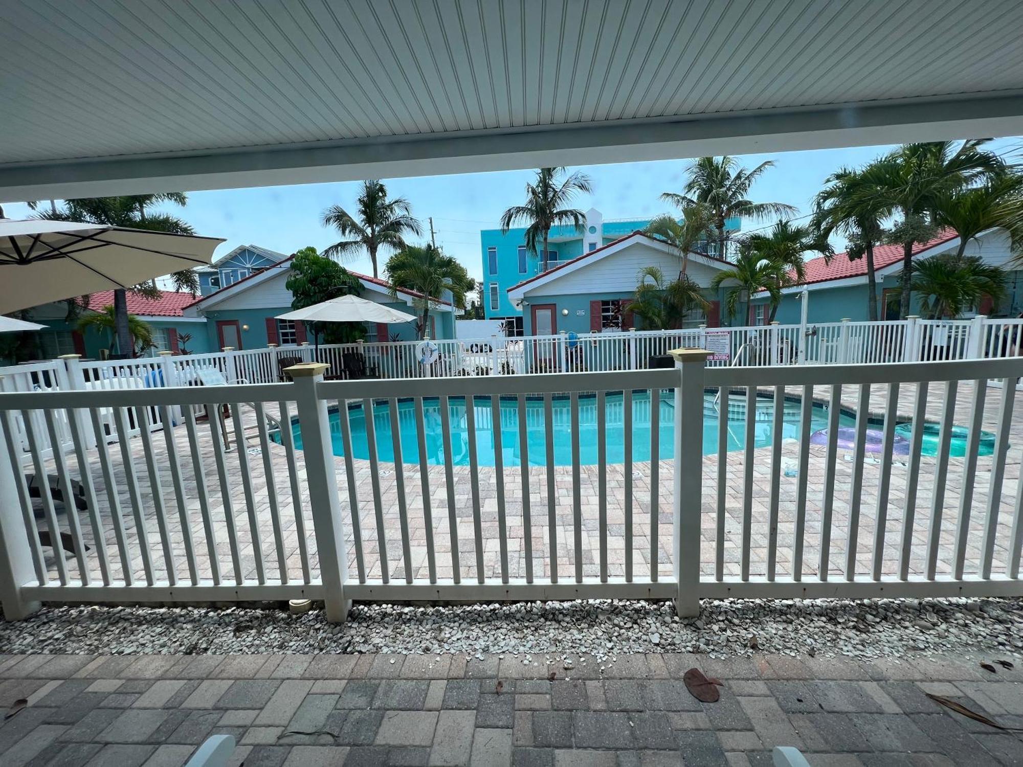 Blue Waters Treasure Island Hotel Bagian luar foto
